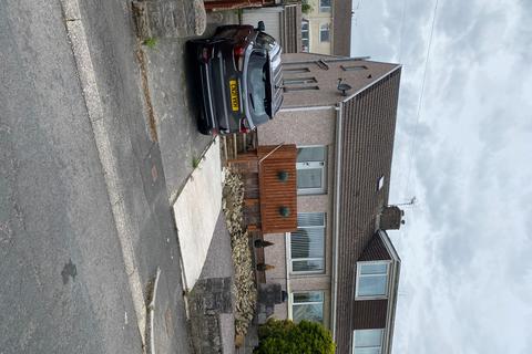 3 bedroom detached house to rent, Wordsworth Avenue, Bridgend