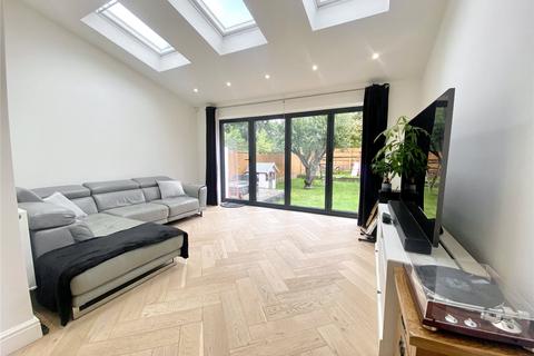 48 Riverside Road, Sidcup, DA14 4PU