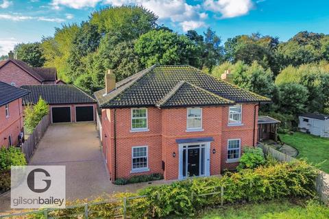 5 bedroom detached house for sale, Farman Way, Norwich NR13