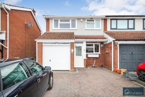 3 bedroom end of terrace house to rent, Norman Ashman Coppice, Binley Woods