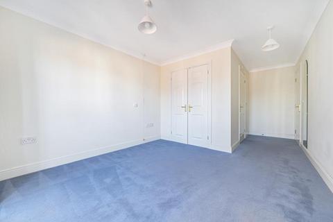 2 bedroom retirement property for sale, Wokingham,  Berkshire,  RG40