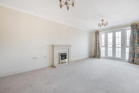 2 bedroom retirement property for sale, Wokingham,  Berkshire,  RG40