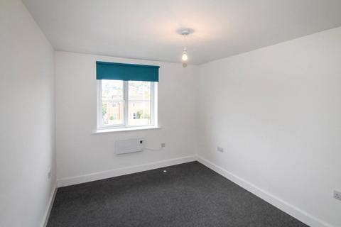 2 bedroom flat for sale, Stanningley Road, Leeds, West Yorkshire, LS13