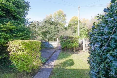 3 bedroom terraced house to rent, Lambe Avenue, Milton