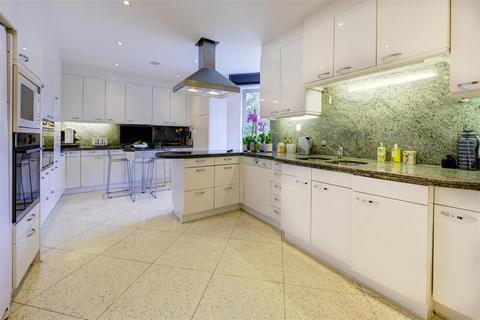 3 bedroom apartment for sale, Summit Lodge, NW3