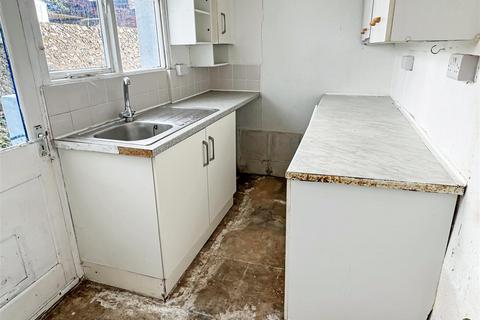 6 Albert Road, Littlehampton, BN17 7AA