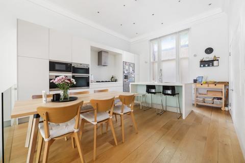 3 bedroom apartment for sale, Palace Court, London, W2