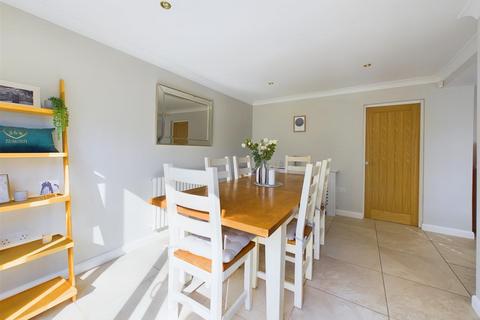 16 Alders Green, Gloucester, GL2 9HJ