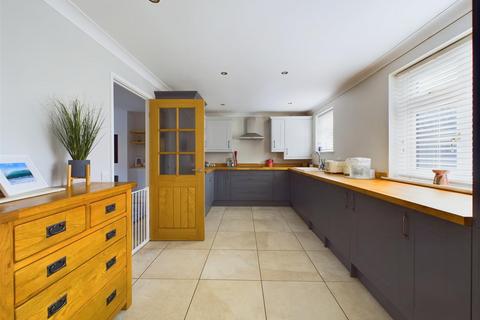 16 Alders Green, Gloucester, GL2 9HJ