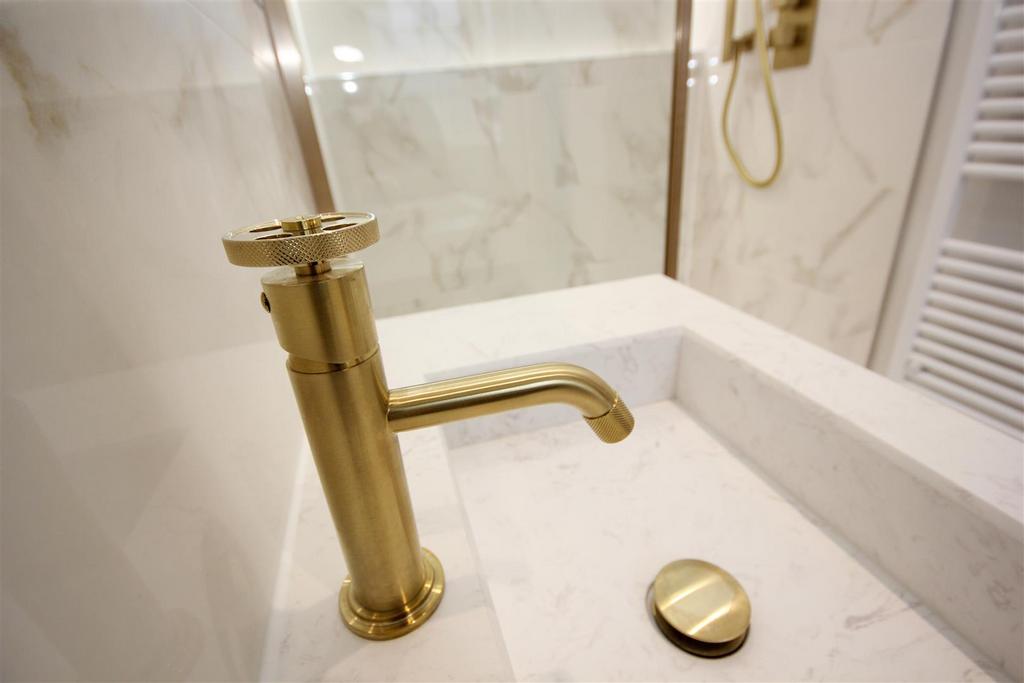 Ensuite tap.jpg