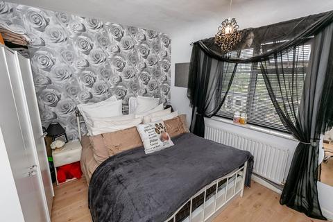 3 bedroom terraced house for sale, Peterborough Road, CARSHALTON, Surrey, SM5