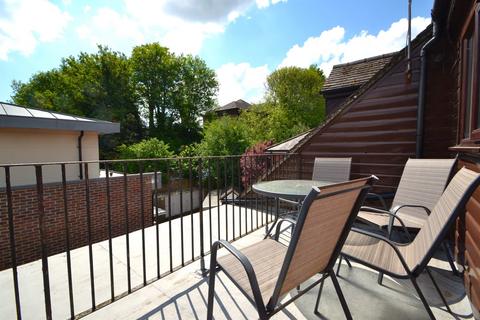 3 bedroom flat for sale, Sussex Street Winchester