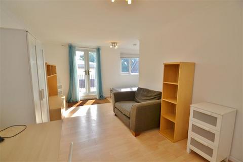 3 bedroom flat for sale, Sussex Street Winchester