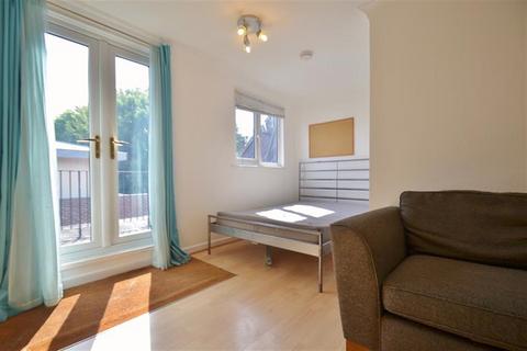 3 bedroom flat for sale, Sussex Street Winchester