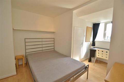 3 bedroom flat for sale, Sussex Street Winchester