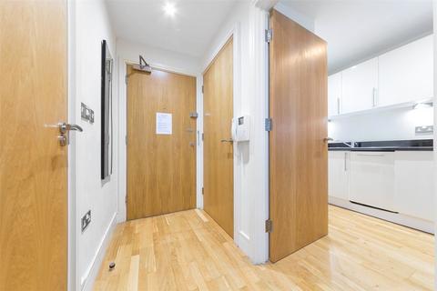 1 bedroom apartment to rent, Millharbour, London E14