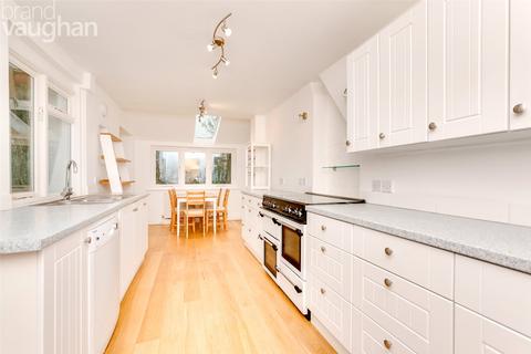 4 bedroom terraced house to rent, Queens Park Road, Brighton, BN2