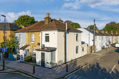 2 bedroom house for sale, Cuthbert Road, Croydon, CR0