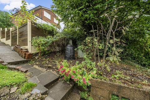 80 Farningham Road, Caterham, CR3 6LJ