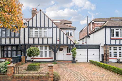 53 Queen Annes Grove, London, W5 3XP