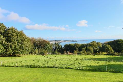 2 bedroom property for sale, L'Hyvreuse, St Peter Port, Guernsey, GY1