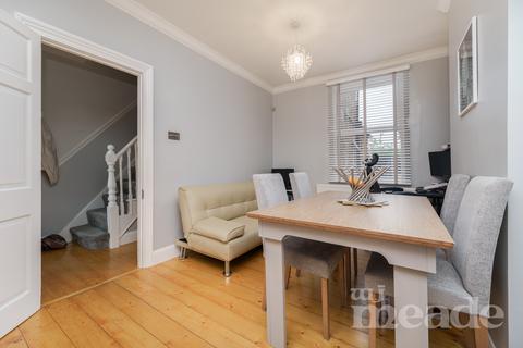 2 bedroom terraced house for sale, Brookscroft Road, E17