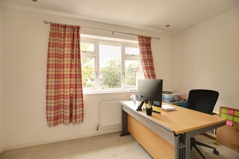 60 Shaef Way, Teddington, TW11 0DQ
