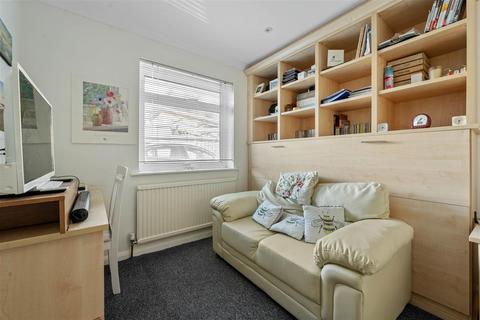 2 bedroom detached bungalow for sale, St. Lukes Close, London