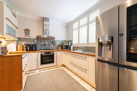 3 Earl Road, Northfleet, Gravesend, DA11 7AE