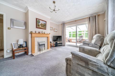 3 bedroom bungalow for sale, Lymington Close, Four Marks, Alton, Hampshire, GU34