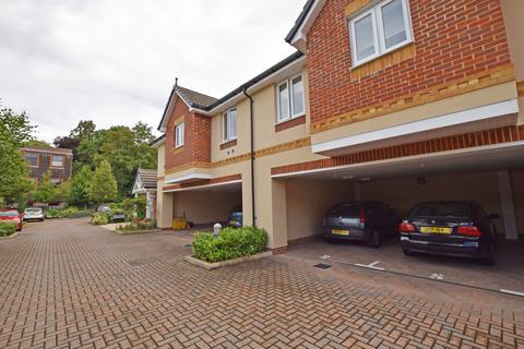 1 bedroom apartment for sale, Clover Leaf Court, Ackender Road, Alton, Hampshire, GU34