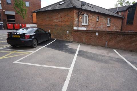 1 bedroom apartment for sale, High Street, Alton, Hampshire, GU34