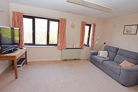 2 bedroom apartment for sale, Windmill Court, St. Marys Close, Alton, Hampshire, GU34