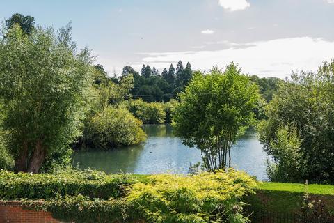 2 bedroom apartment for sale, Waterside Court, Alton, Hampshire, GU34