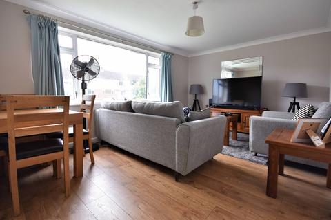 41 Middlefield, Farnham, GU9 8QA