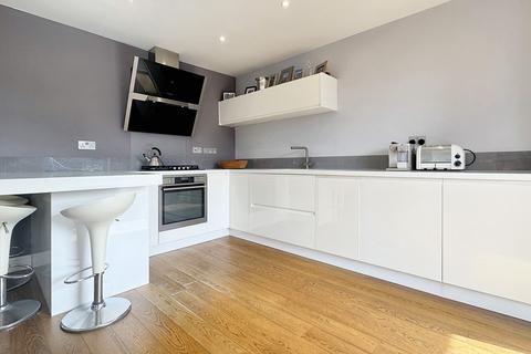 2 bedroom terraced house for sale, Long Garden Mews, Farnham, Surrey, GU9