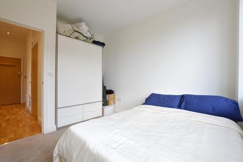 1 bedroom apartment for sale, Weirview Place, Weyside Park, Godalming, Surrey, GU7