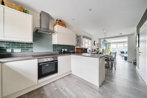 14 Bourne Road, Godalming, GU7 3NH