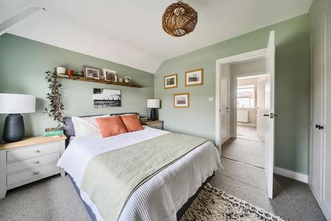 14 Bourne Road, Godalming, GU7 3NH