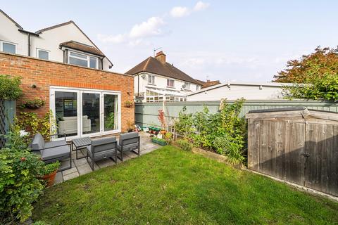 14 Bourne Road, Godalming, GU7 3NH