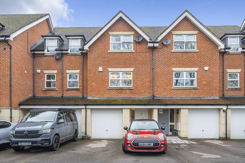 4 bedroom terraced house for sale, Hawthorn Way, Lindford, Bordon, Hampshire, GU35