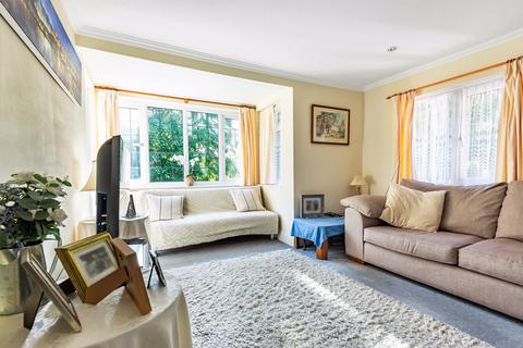 Flat 4, Parklands Hazel Grove, Hindhead, GU26 6BJ