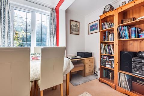 Flat 4, Parklands Hazel Grove, Hindhead, GU26 6BJ