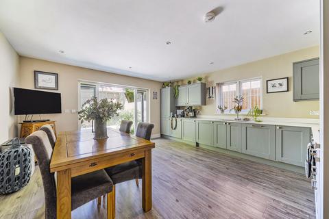 4 bedroom detached house for sale, Hunterswood, Liphook, Hampshire, GU30