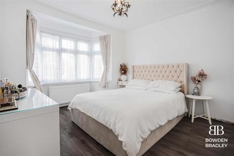46 Clinton Crescent, Ilford, IG6 3AH