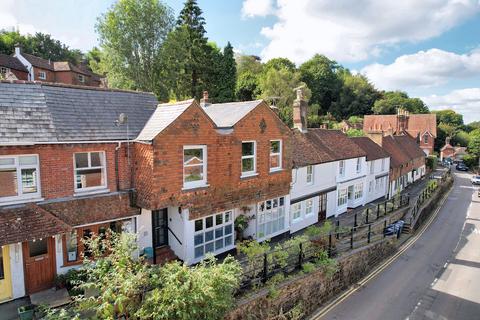 1 bedroom apartment for sale, Lower Street, Haslemere, Surrey, GU27