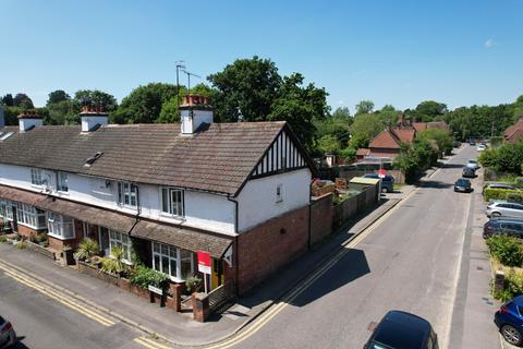 12 Popes Mead, Haslemere, GU27 2AR
