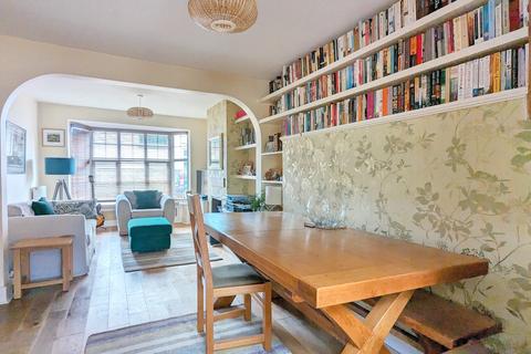 12 Popes Mead, Haslemere, GU27 2AR