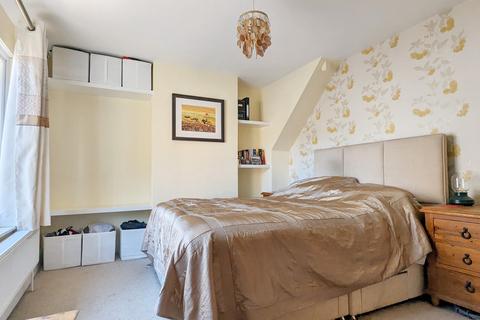 12 Popes Mead, Haslemere, GU27 2AR