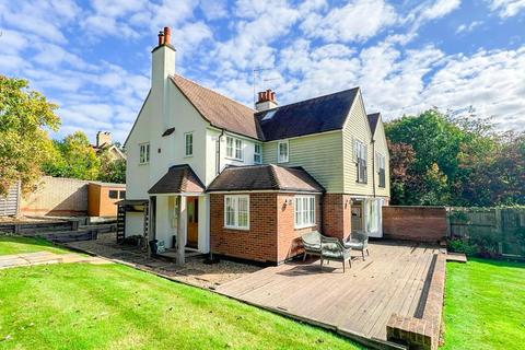 4 bedroom semi-detached house to rent, Broadoak End, Hertford